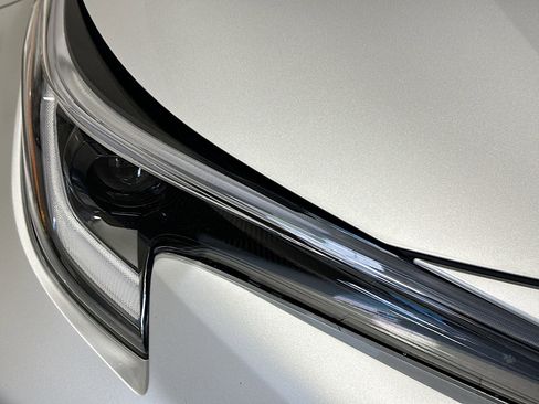 Used 2025 Toyota Corolla SE image 9