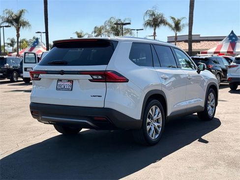 Used 2024 Toyota Grand Highlander Limited image 5