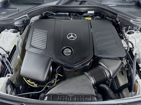 Certified 2025 Mercedes-Benz GLC 300 image 31