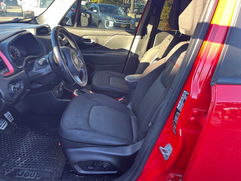 Used 2018 Jeep Renegade Trailhawk w/ Cold Weather Group II AWD/4WD image 20
