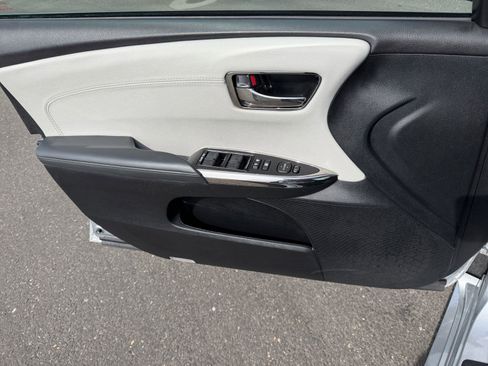 Used 2018 Toyota Avalon XLE w/ Carpet Mat Package image 21