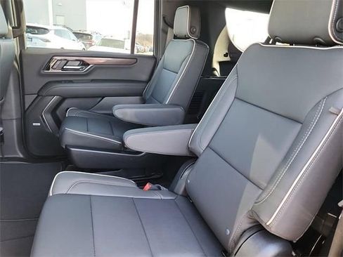 New 2026 GMC Yukon XL Elevation image 16