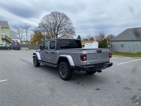 Used 2020 Jeep Gladiator Overland image 8