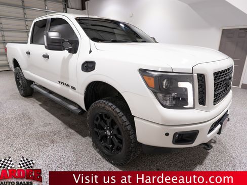 Used 2019 Nissan Titan SL w/ Midnight Edition AWD/4WD image 6