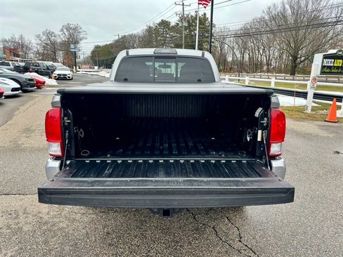 Used 2016 Toyota Tacoma TRD Sport w/ Exterior Package image 29