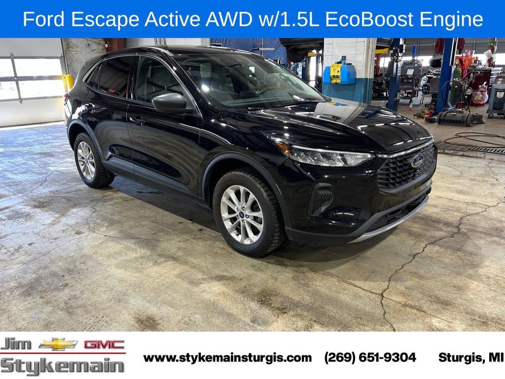 Used 2023 Ford Escape Active AWD/4WD image 1