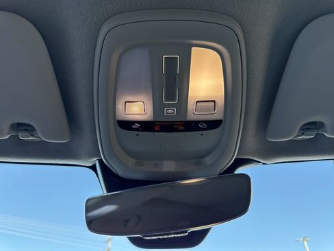 Used 2024 Volvo XC40 B5 Plus w/ Protection Package Premier image 29