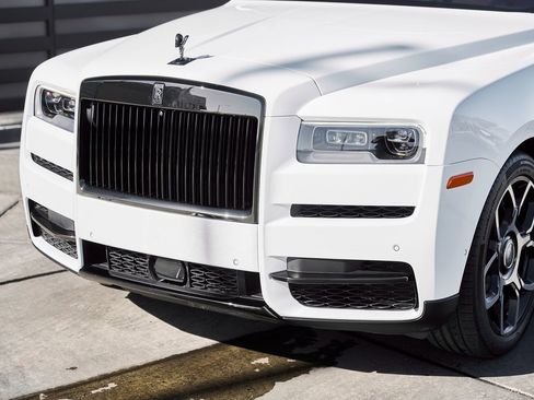 Used 2023 Rolls-Royce Cullinan Black Badge w/ Driver's Package image 7