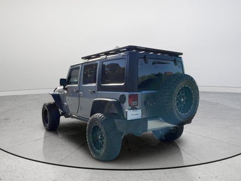 Used 2015 Jeep Wrangler Unlimited Rubicon w/ Connectivity Group AWD/4WD image 9