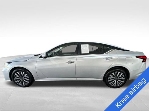 Used 2023 Nissan Altima 2.5 SV w/ SV Premium Package AWD/4WD image 8