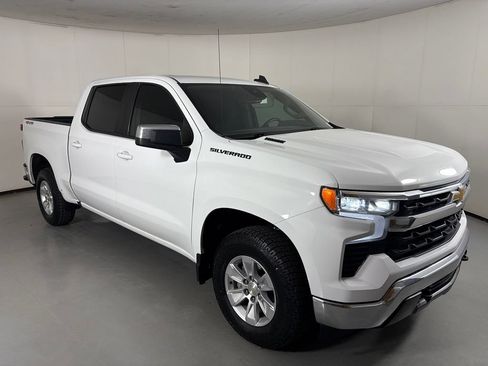 Used 2022 Chevrolet Silverado 1500 LT w/ Protection Package AWD/4WD image 2