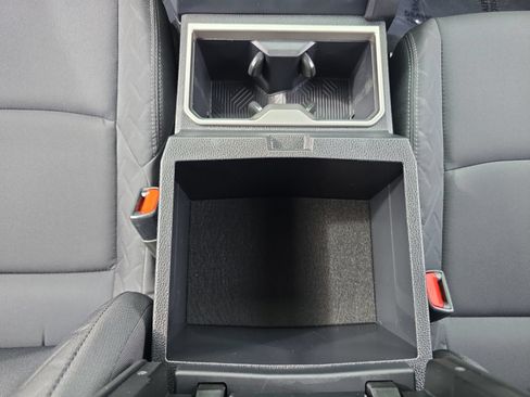 Certified 2025 Toyota Tacoma SR5 AWD/4WD image 18