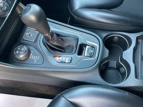 Used 2019 Jeep Cherokee Trailhawk w/ Cold Weather Group AWD/4WD image 38