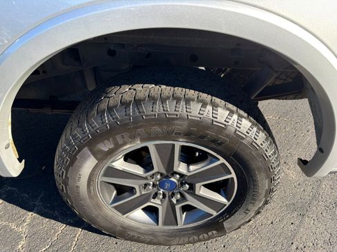 Used 2017 Ford F150 XLT w/ Equipment Group 302A Luxury image 7