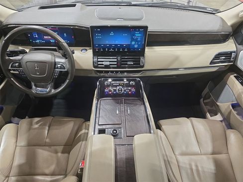 Used 2022 Lincoln Navigator L Reserve image 9