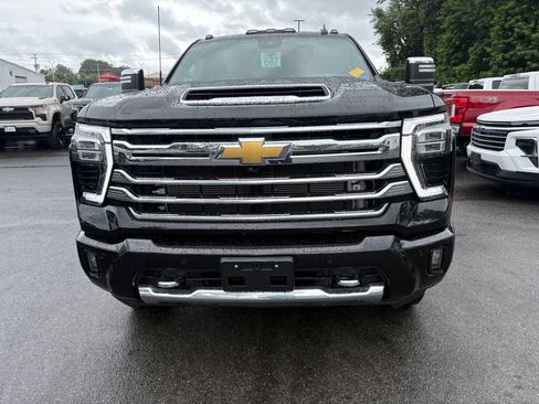 Used 2024 Chevrolet Silverado 3500 High Country w/ High Country Premium Package AWD/4WD image 3