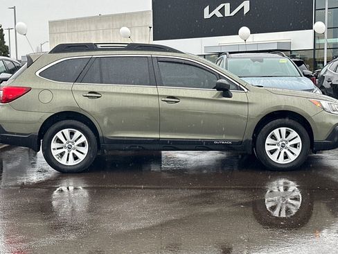 Used 2019 Subaru Outback 2.5i image 3