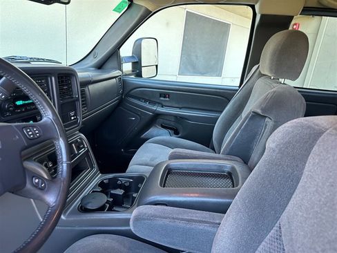 Used 2006 Chevrolet Silverado 3500 LT w/ Skid Plate Package AWD/4WD image 83