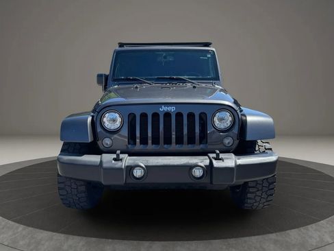 Used 2018 Jeep Wrangler Unlimited Rubicon w/ Connectivity Group image 3