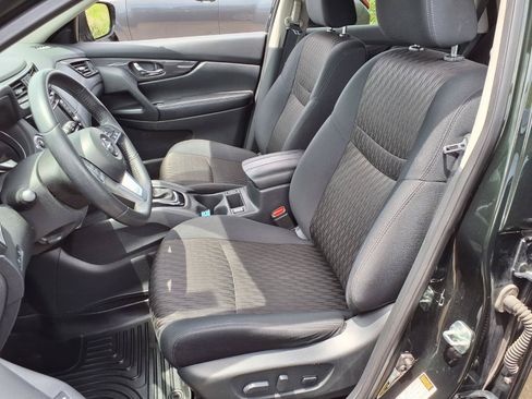 Used 2019 Nissan Rogue SV AWD/4WD image 8