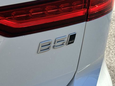 Certified 2023 Volvo V60 B5 Cross Country Ultimate w/ Climate Package image 28