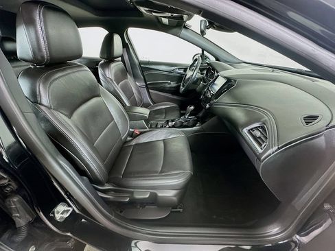 Used 2017 Chevrolet Cruze Premier FWD image 7