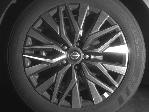 Used 2025 Nissan Altima 2.5 SV image 12