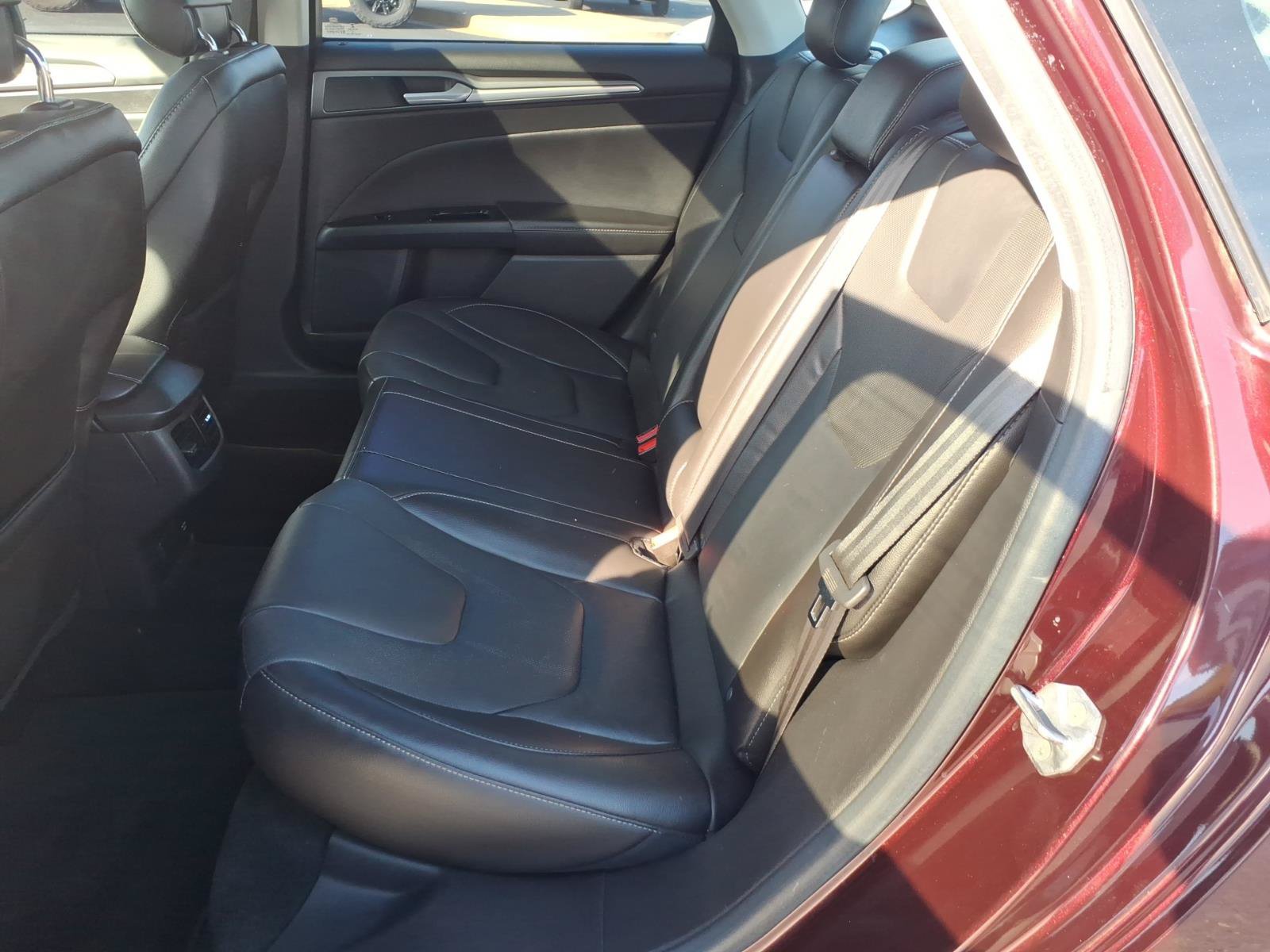 Used 2013 Ford Fusion Titanium w/ Titanium Driver Assist Pkg FWD image 7