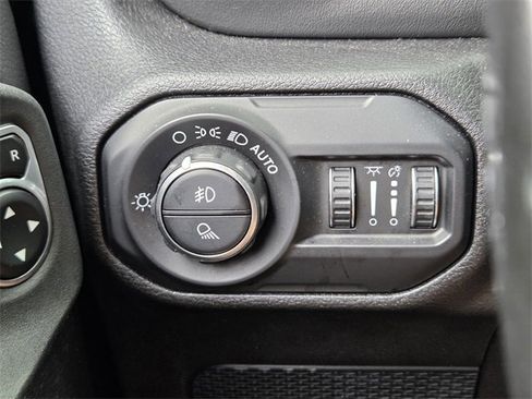 Used 2020 Jeep Gladiator Overland w/ Popular Equipment Package image 37