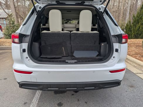 Used 2022 Mitsubishi Outlander ES image 28