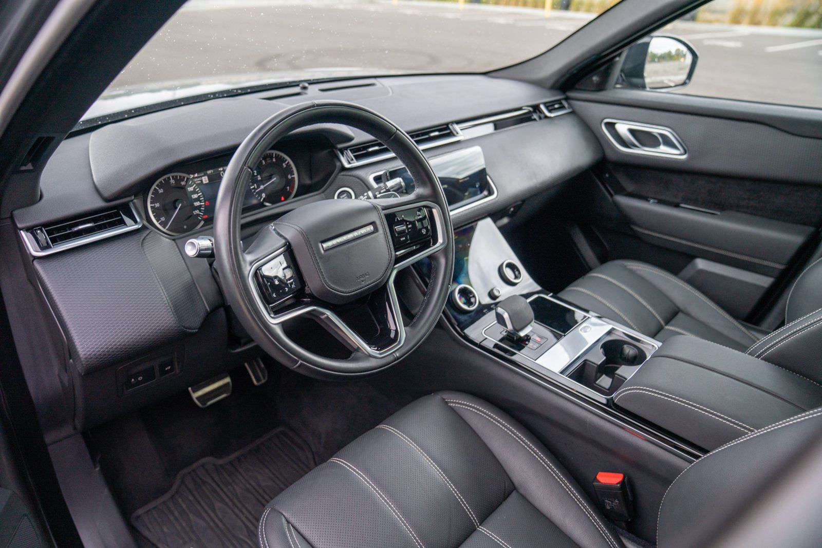 Used 2022 Land Rover Range Rover Velar R-Dynamic S AWD/4WD image 4