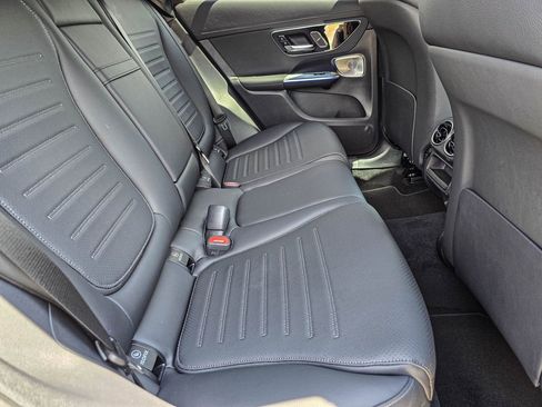 New 2025 Mercedes-Benz GLC 350e 4MATIC image 32