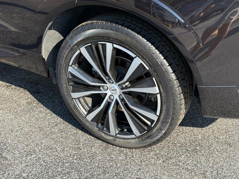 Certified 2024 Volvo XC60 B5 Plus w/ Protection Package Premier AWD/4WD image 8