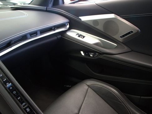 Used 2020 Chevrolet Corvette Stingray Preferred Cpe w/ 2LT Preferred Equipment Group image 28