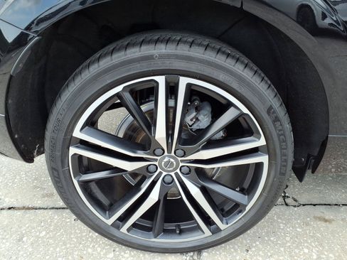 Used 2021 Volvo XC60 T8 R-Design AWD/4WD image 8