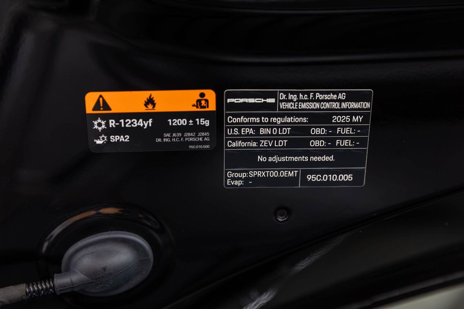 Used 2025 Porsche Macan 4S Electric AWD/4WD image 45