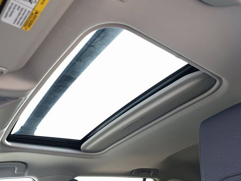 Used 2025 Toyota RAV4 XLE image 3