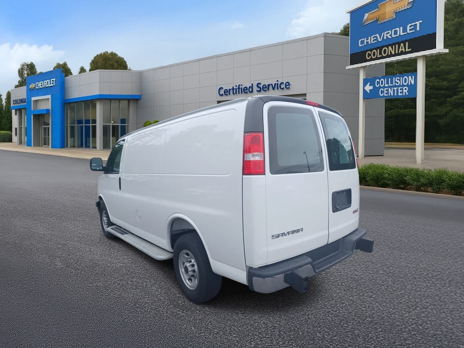 Used 2025 GMC Savana 2500 w/ Driver Convenience Package RWD image 5