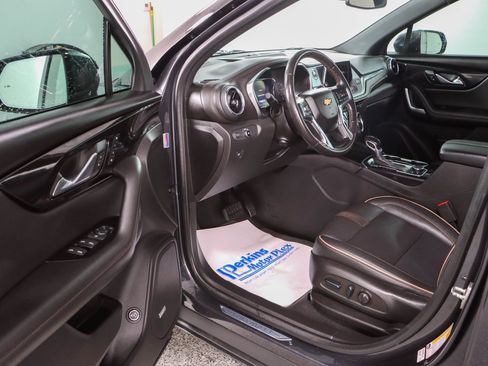 Used 2022 Chevrolet Blazer Premier w/ Enhanced Convenience Package FWD image 3