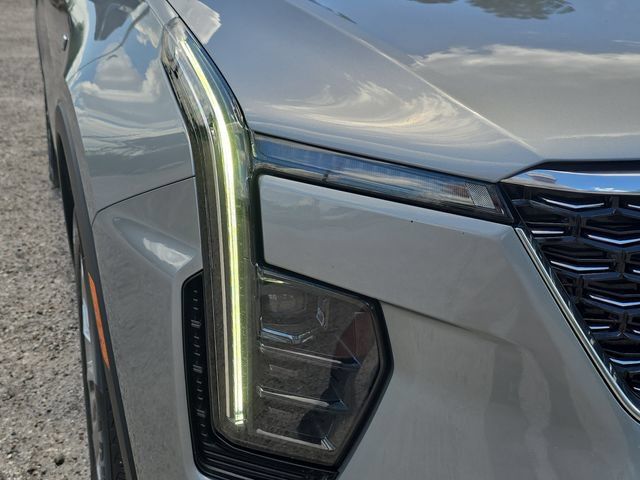 Used 2025 Cadillac XT4 Premium Luxury FWD image 7