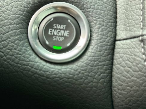 Used 2024 GMC Yukon XL Denali AWD/4WD image 22