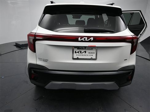 New 2026 Kia Seltos SX image 9