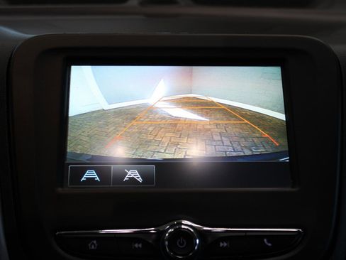 Used 2018 Chevrolet Equinox LT image 18