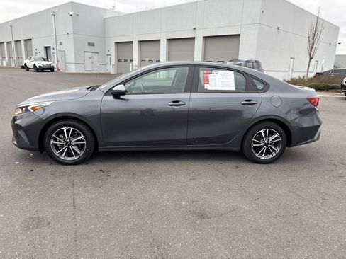 Used 2023 Kia Forte LXS w/ LXS Technology Package image 6