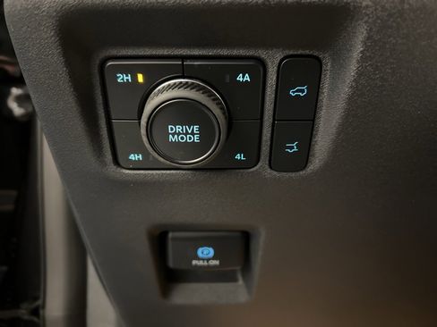 New 2025 Ford Expedition Active image 25