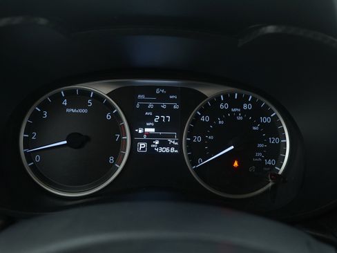 Used 2020 Nissan Versa S image 25