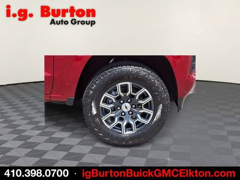 Used 2023 Chevrolet Colorado Z71 w/ Z71 Convenience Package 2 AWD/4WD image 5