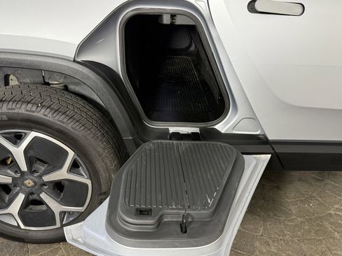 Used 2023 Rivian R1T Adventure image 10