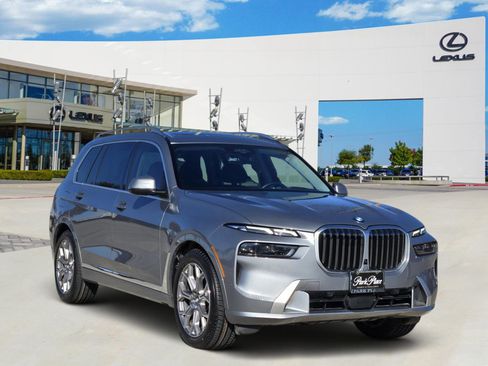 Used 2024 BMW X7 xDrive40i image 2