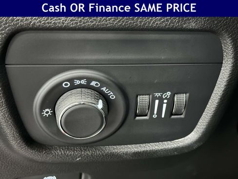 Certified 2025 Jeep Grand Cherokee Laredo X w/ Luxury Tech Group I AWD/4WD image 21